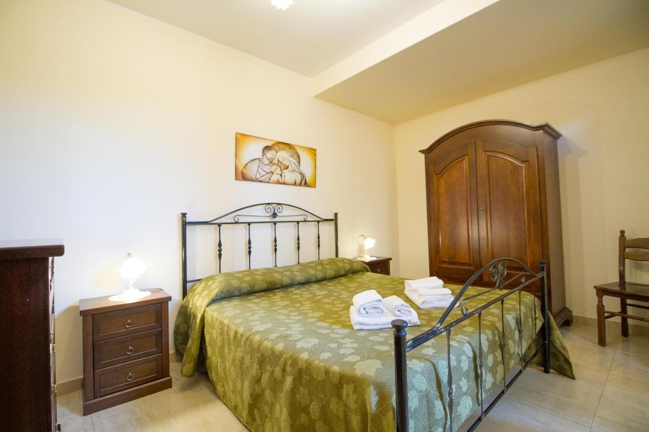 Etna Royal View Aparthotel Трекастани Екстериор снимка