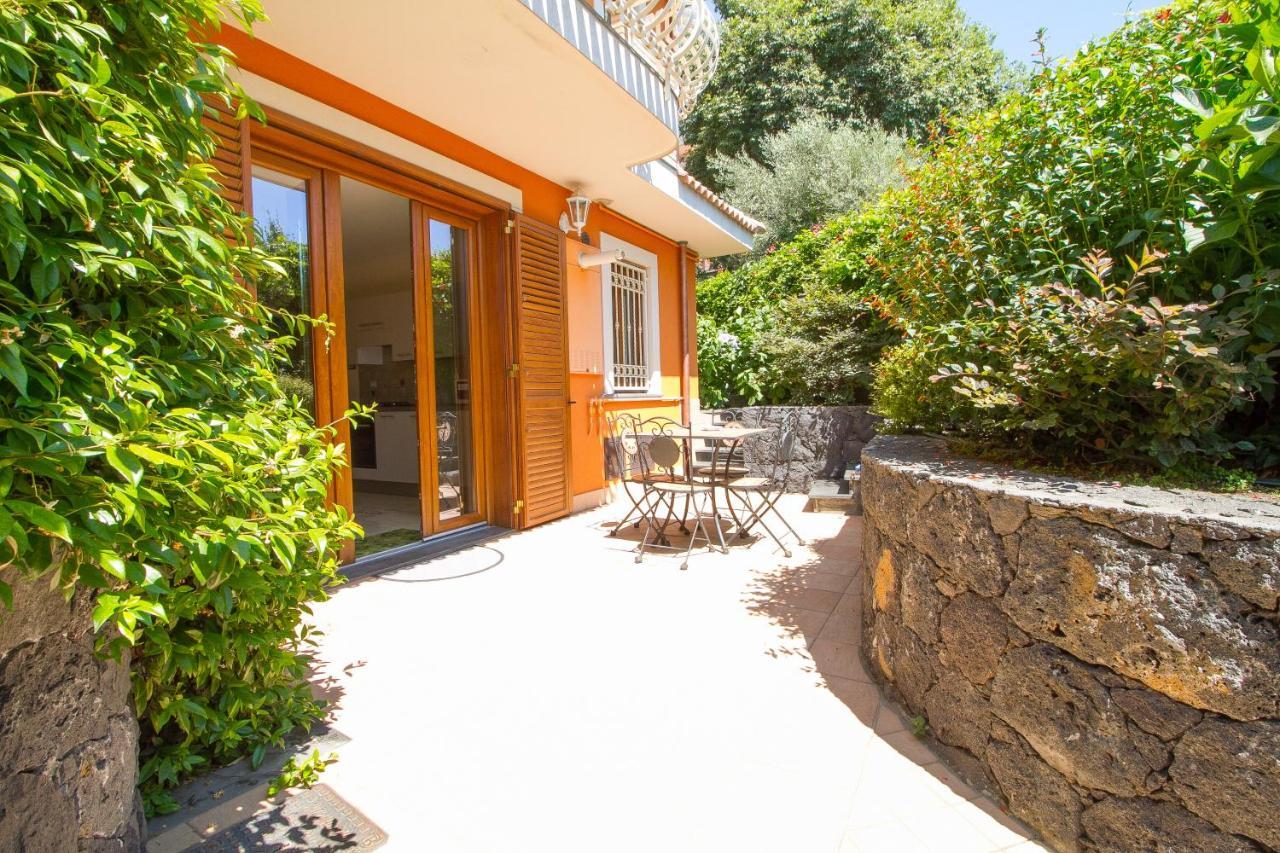 Etna Royal View Aparthotel Трекастани Екстериор снимка