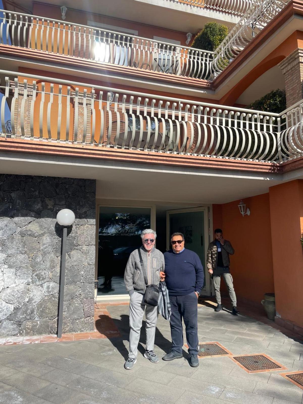 Etna Royal View Aparthotel Трекастани Екстериор снимка
