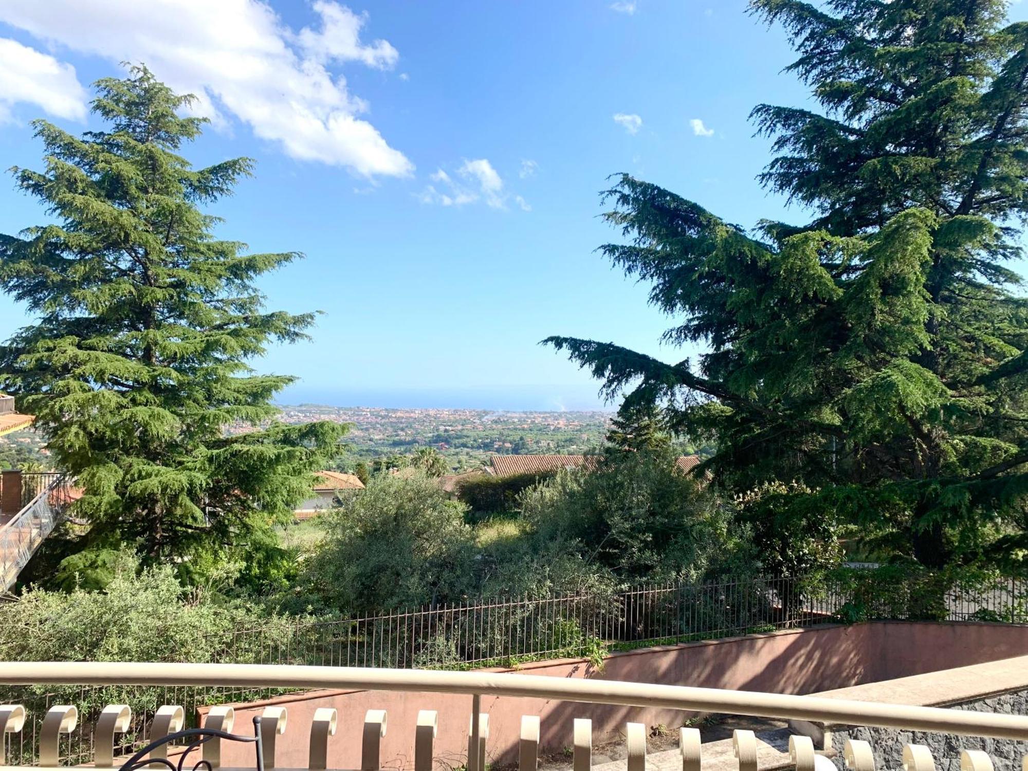 Etna Royal View Aparthotel Трекастани Екстериор снимка