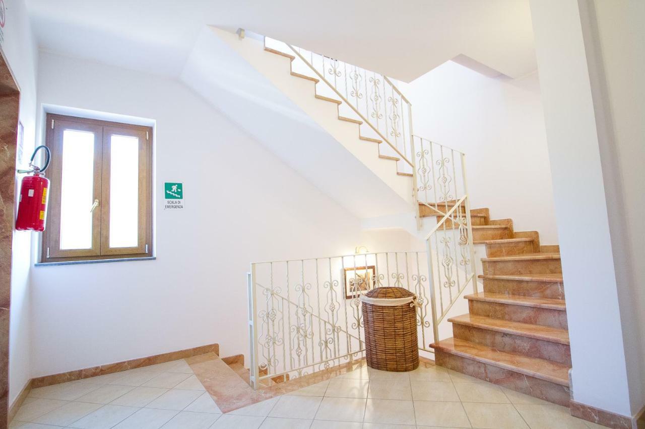 Etna Royal View Aparthotel Трекастани Екстериор снимка