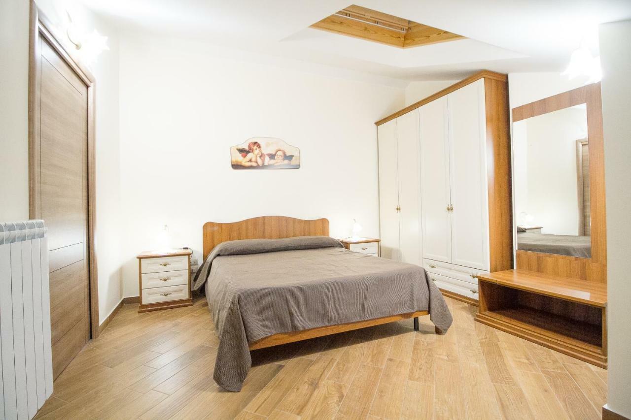 Etna Royal View Aparthotel Трекастани Екстериор снимка