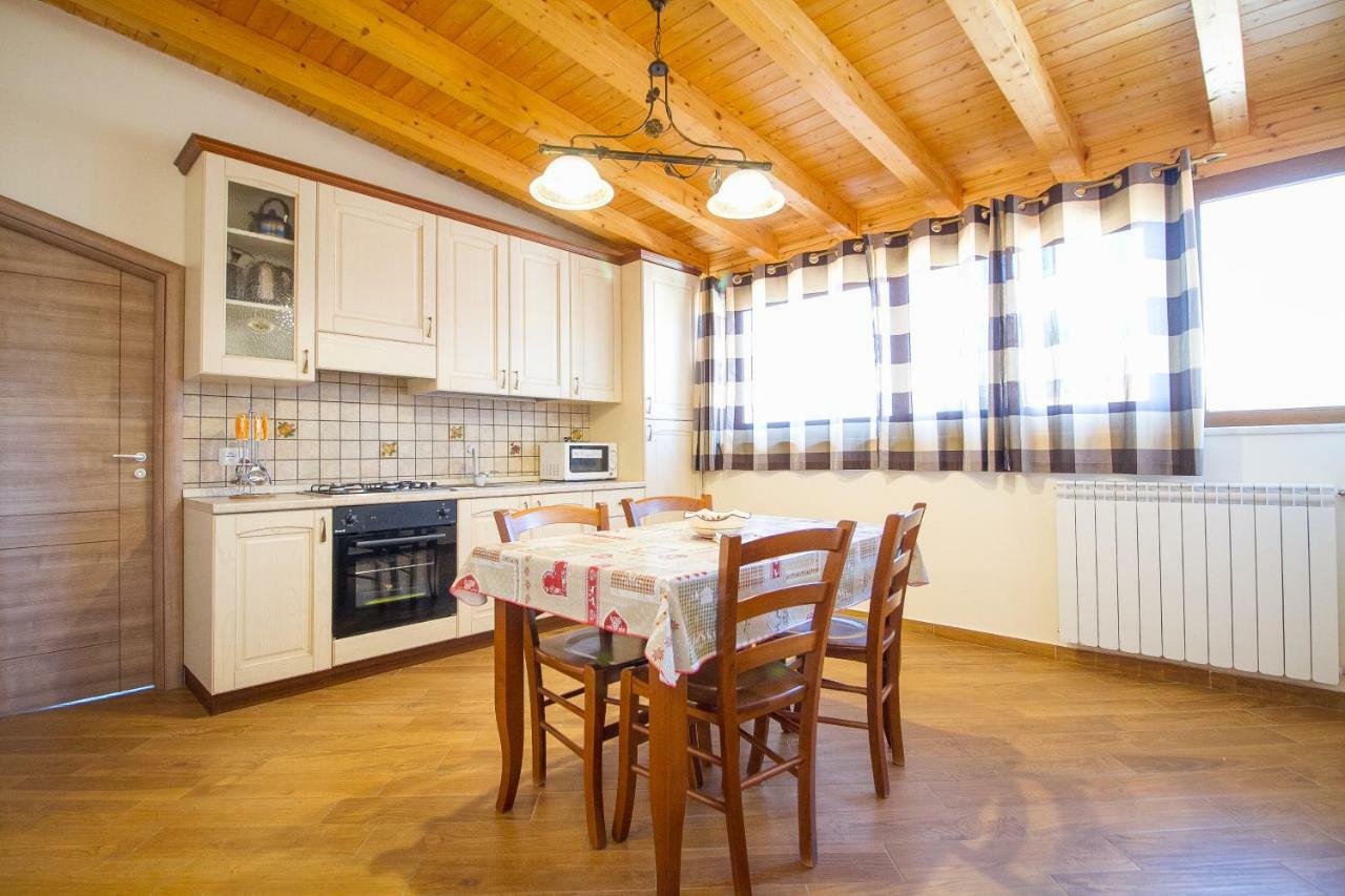 Etna Royal View Aparthotel Трекастани Екстериор снимка